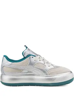 PUMA: Серебристые кроссовки  Mayu