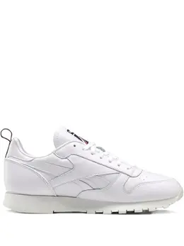 Reebok: Белые кроссовки  Vector
