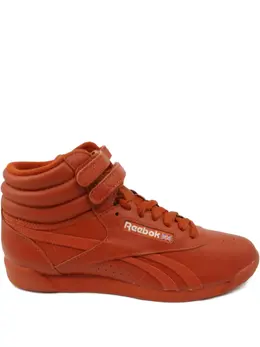 Reebok: Красные кроссовки 