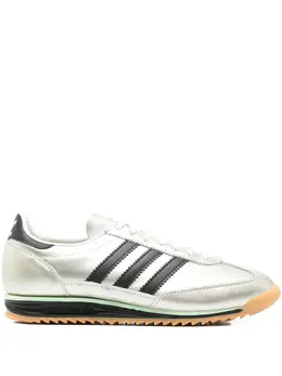 adidas: Серебристые кроссовки  SL-72