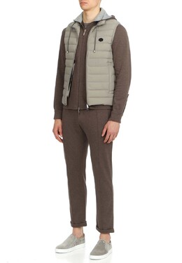 Emporio Armani: Серый жилет 