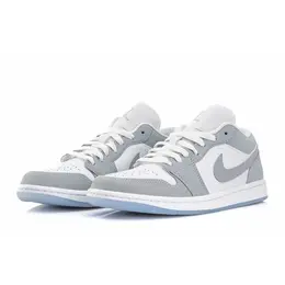 NIKE: Белые кроссовки  Air Jordan