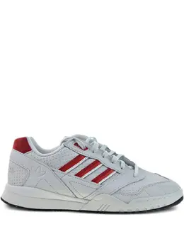 adidas: Светлые кроссовки 