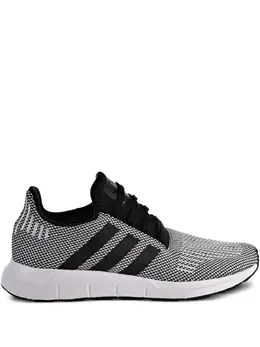 adidas: Чёрные кроссовки  Swift Run