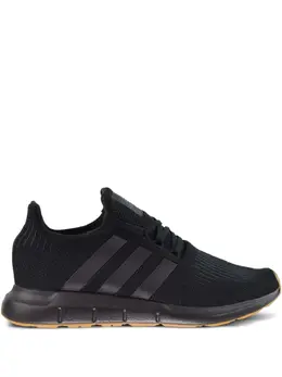 adidas: Чёрные кроссовки  Swift Run