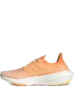 adidas: Оранжевые кроссовки  UltraBoost