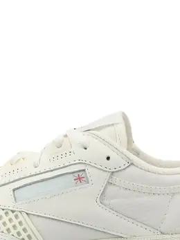 Reebok: Белые кроссовки  Club C 85