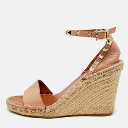 Valentino: Бежевые сандалии  Rockstud