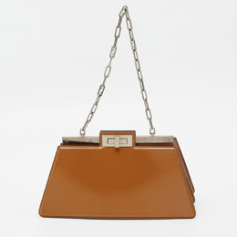 Fendi: Зелёная сумка  Peekaboo