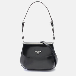 Prada: Чёрная сумка 