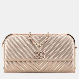 Chanel: Тёмный клатч 