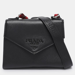 Prada: Чёрная сумка 