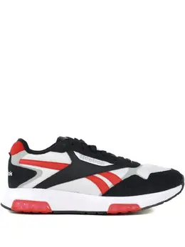 Reebok: Красные кроссовки  Vector