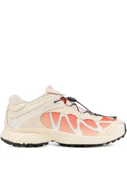 Salomon: Красные кроссовки 