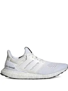 adidas: Белые кроссовки  UltraBoost DNA