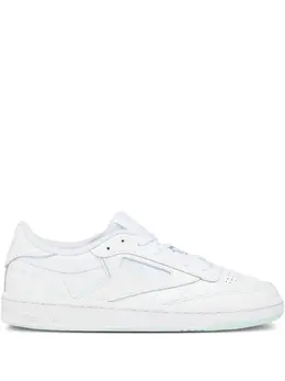 Reebok: Белые кроссовки  Club C 85