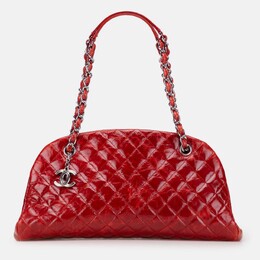 Chanel: Красная сумка 