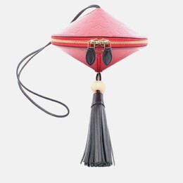 Louis Vuitton: Красная сумка 