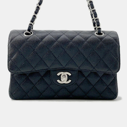 Chanel: Чёрная сумка 
