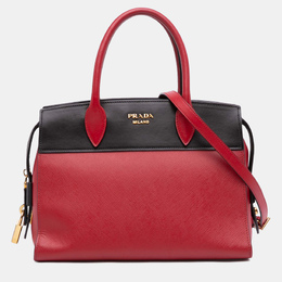 Prada: Красная сумка 