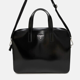 Prada: Чёрная сумка 
