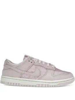 Nike: Светлые кроссовки  Dunk Low