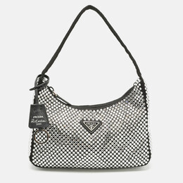 Prada: Чёрная сумка 