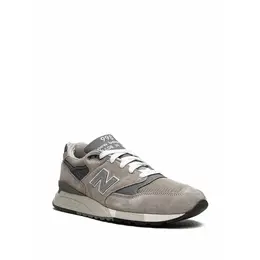 New Balance: Серые кроссовки 