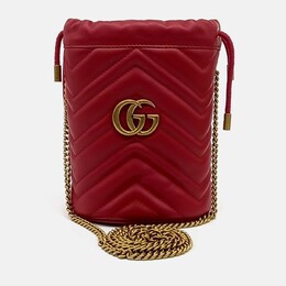 Gucci: Красная сумка  GG Marmont