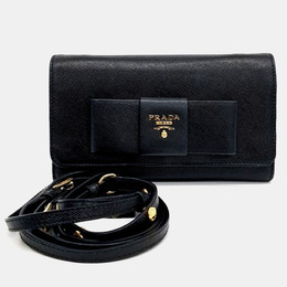 Prada: Чёрная сумка через плечо 