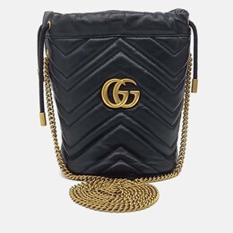 Gucci: Чёрная сумка  GG Marmont