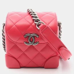 Chanel: Красная сумка 
