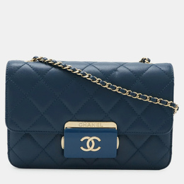 Chanel: Голубая сумка 