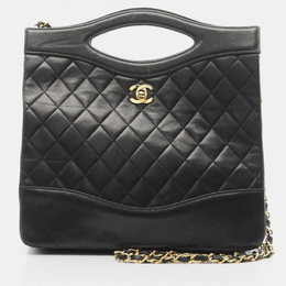 Chanel: Чёрная сумка 