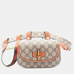 Gucci: Бежевая поясная сумка  GG Supreme