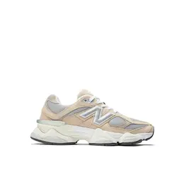 New Balance: Бежевые кроссовки  9060
