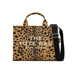 MARC JACOBS: Сумка с леопардовым принтом 