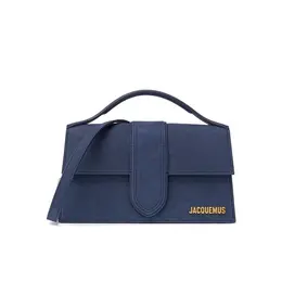 Jacquemus: Тёмная сумка  Le Grand Bambino