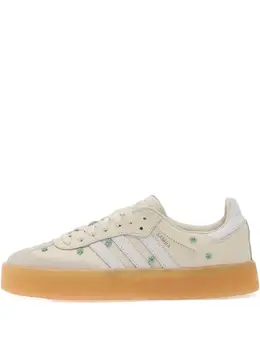 adidas: Белые кроссовки 