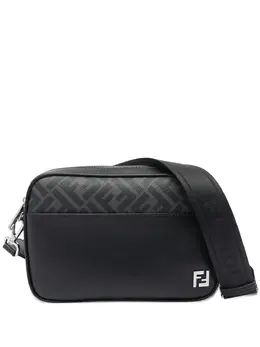 FENDI: Чёрная сумка  FF