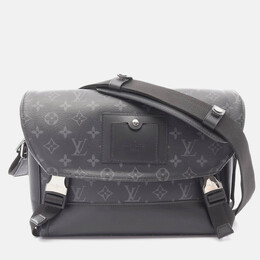 Louis Vuitton: Чёрная сумка 