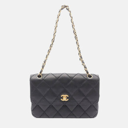Chanel: Чёрная сумка 