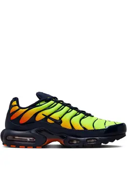 Nike: Зелёные кроссовки  Air Max Plus