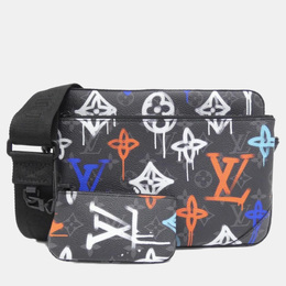 Louis Vuitton: Чёрная сумка 
