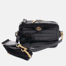 Gucci: Чёрная сумка  GG Marmont