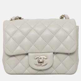 Chanel: Светлая сумка 