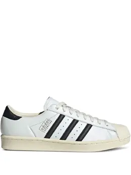 adidas Originals: Белые кроссовки 