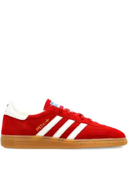 adidas: Красные кроссовки  Spezial