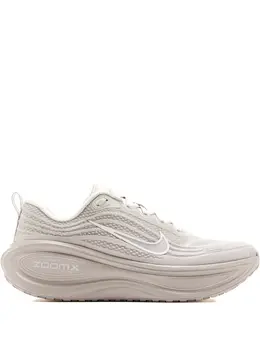 Nike: Белые кроссовки  Plus