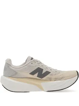 New Balance: Бежевые кроссовки 